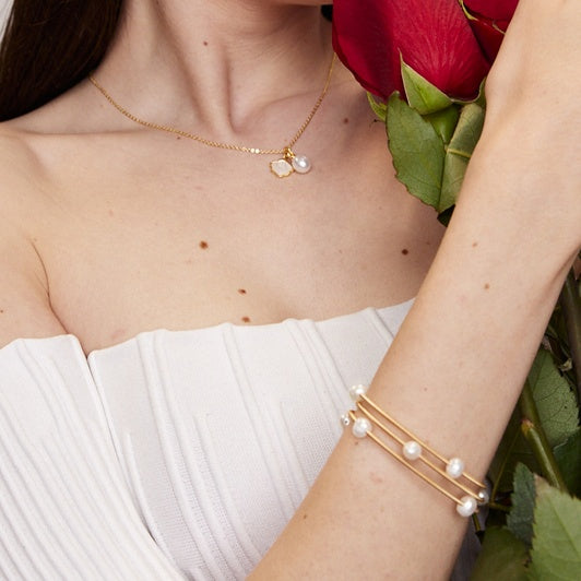 Elegant Island Shell Pendant Necklace | 18K Gold-Plated Sterling Silver | Boho Chic Summer Jewelry