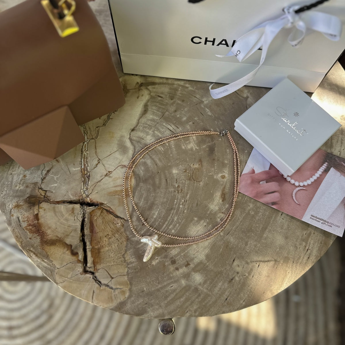 QUIET ELEGANCE | Natural Shell Cross Necklace – Rose Gold Hematite