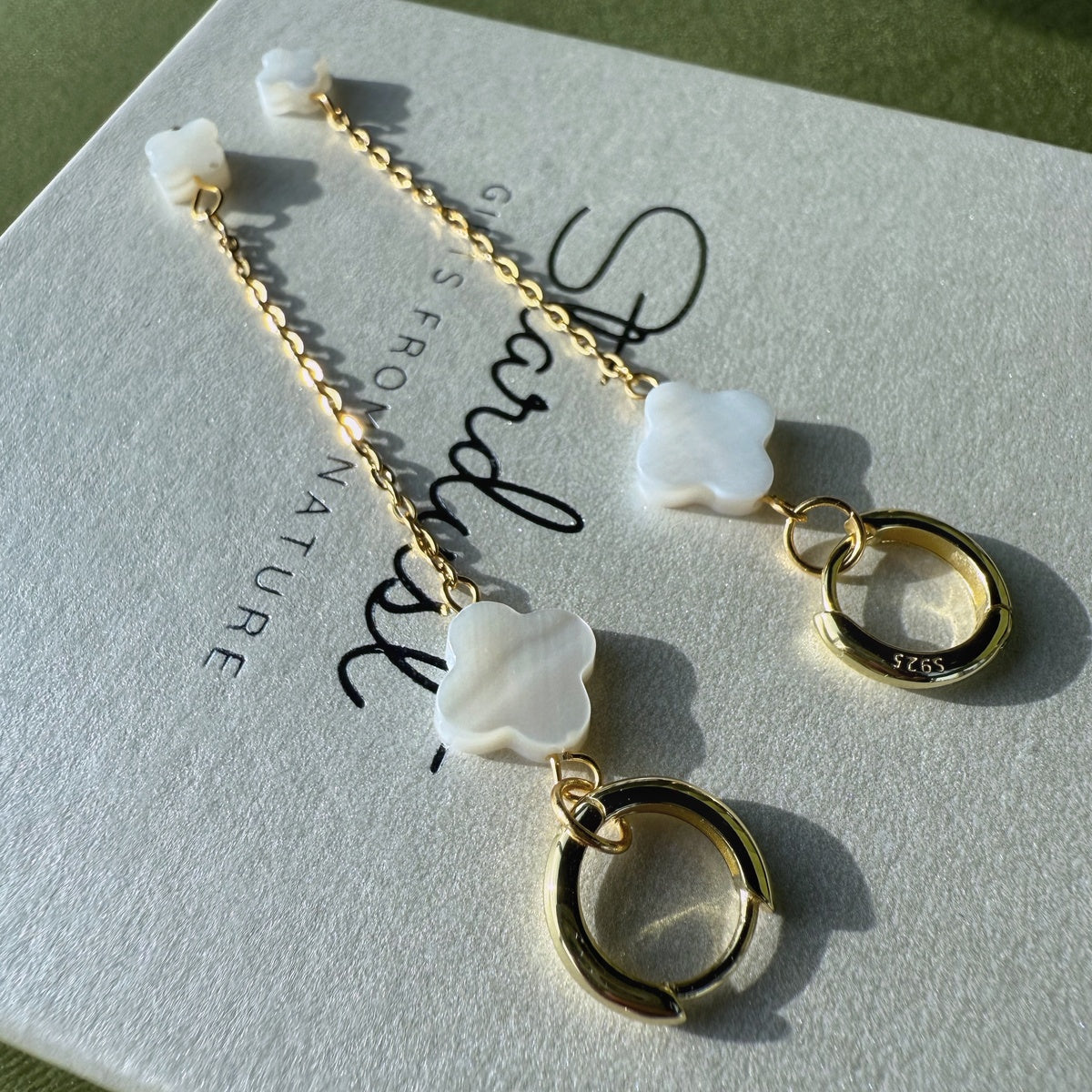 Éclat de Nacre | Handmade Mother of Pearl Clover Earrings