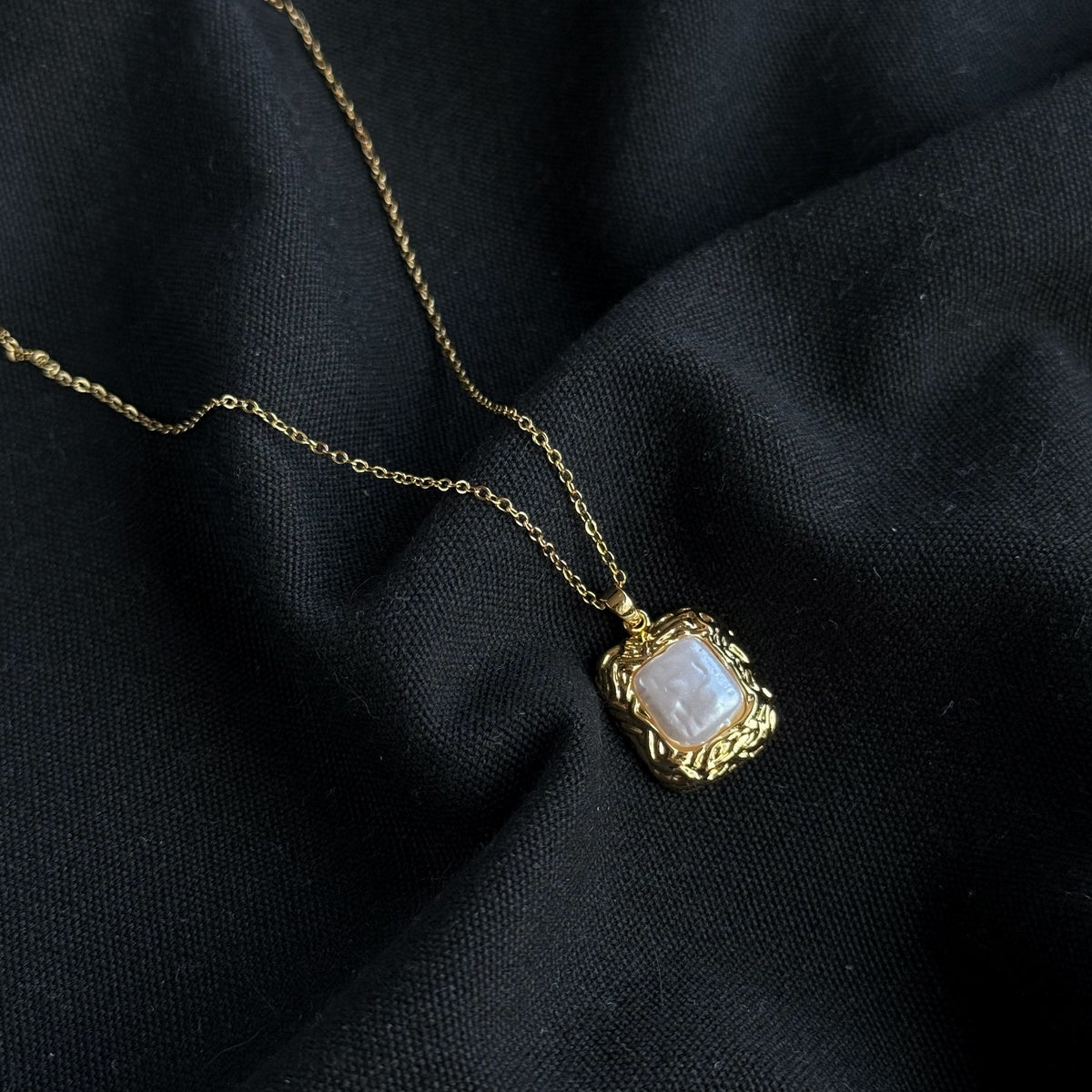 Premium Baroque-Style Pearl Pendant | 18K Gold-Plated Sterling Silver