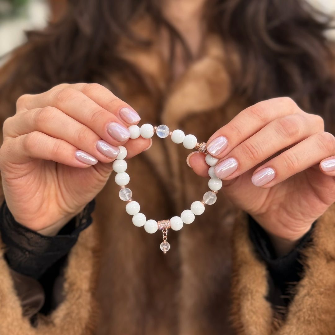"Touch of luxury" White Agate bracelet with Aqua Aura Quartz