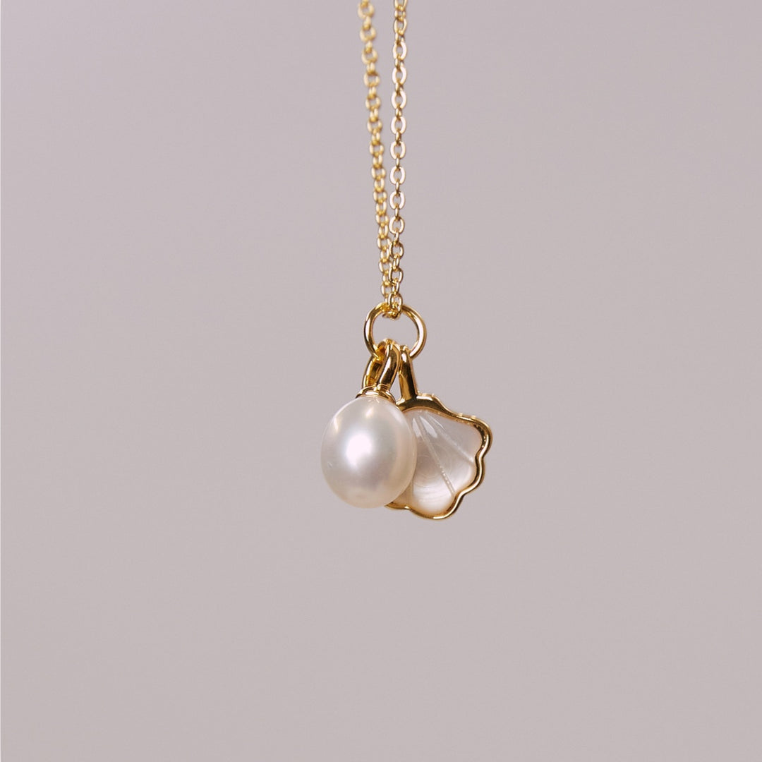 Elegant Island Shell necklace 18k gold plated