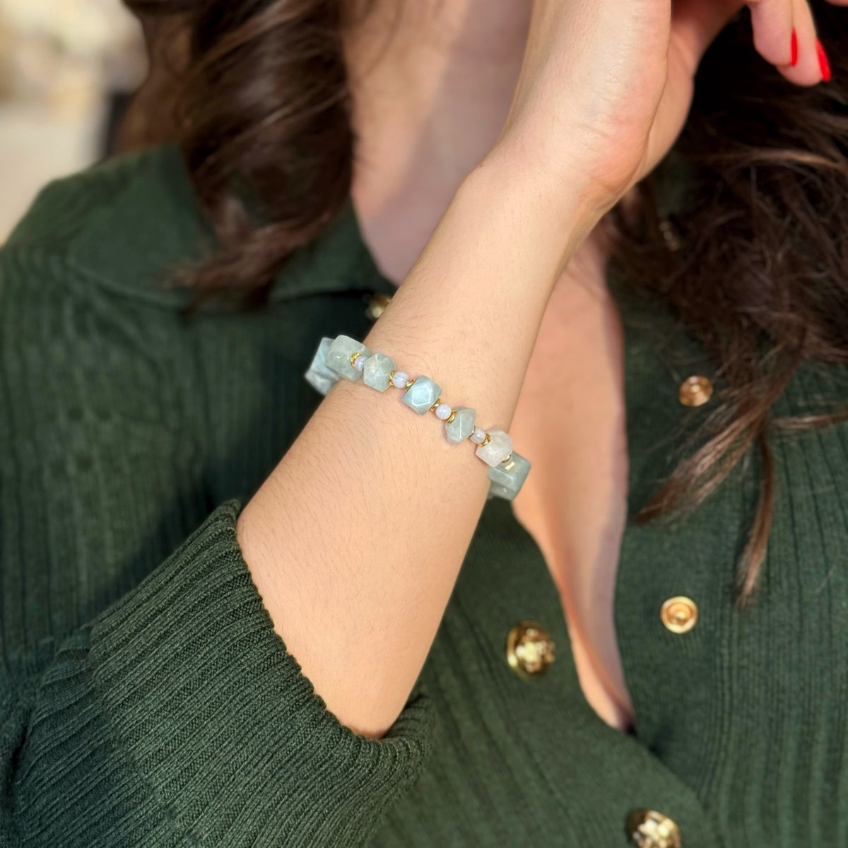 AQUA SERENITY | Faceted Aquamarine Bracelet with Gold Accents