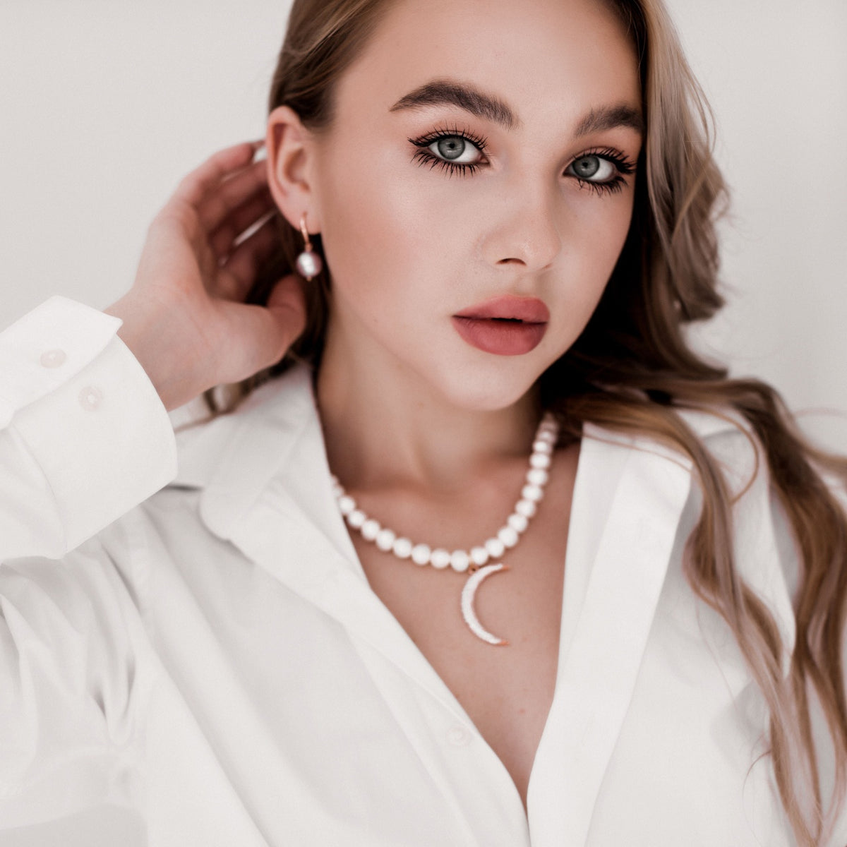 MOONLIGHT | Luxury Freshwater Pearl Necklace with 18K Rose Gold Moon
