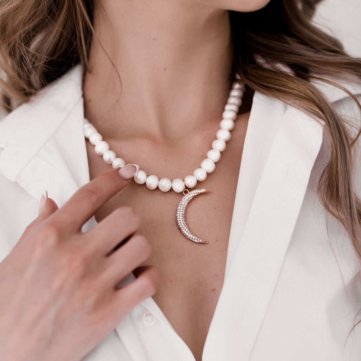 MOONLIGHT | Luxury Freshwater Pearl Necklace with 18K Rose Gold Moon