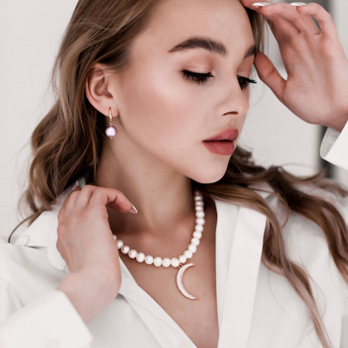 MOONLIGHT | Luxury Freshwater Pearl Necklace with 18K Rose Gold Moon