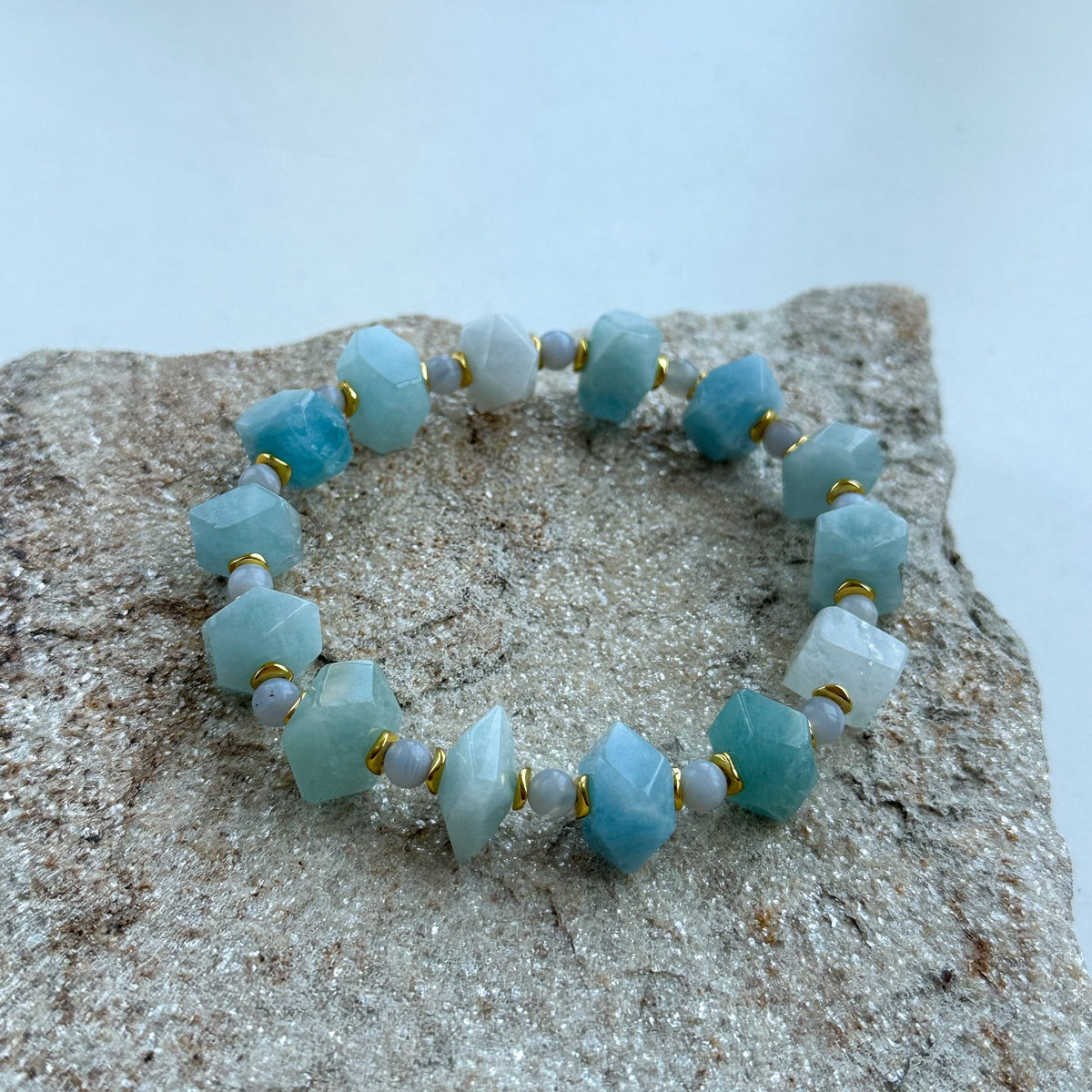 AQUA SERENITY | Faceted Aquamarine Bracelet with Gold Accents