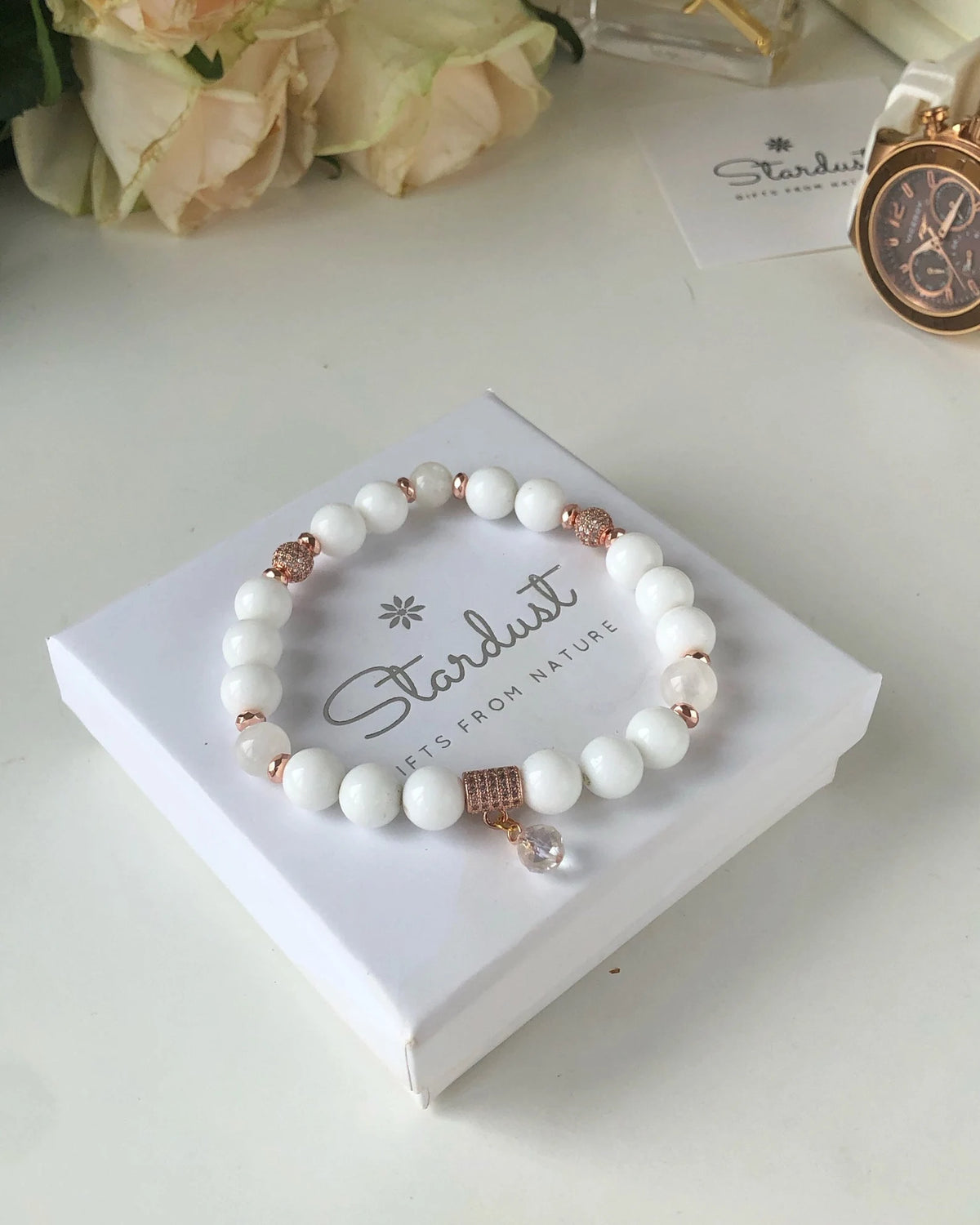 "Touch of luxury" White Agate bracelet with Aqua Aura Quartz