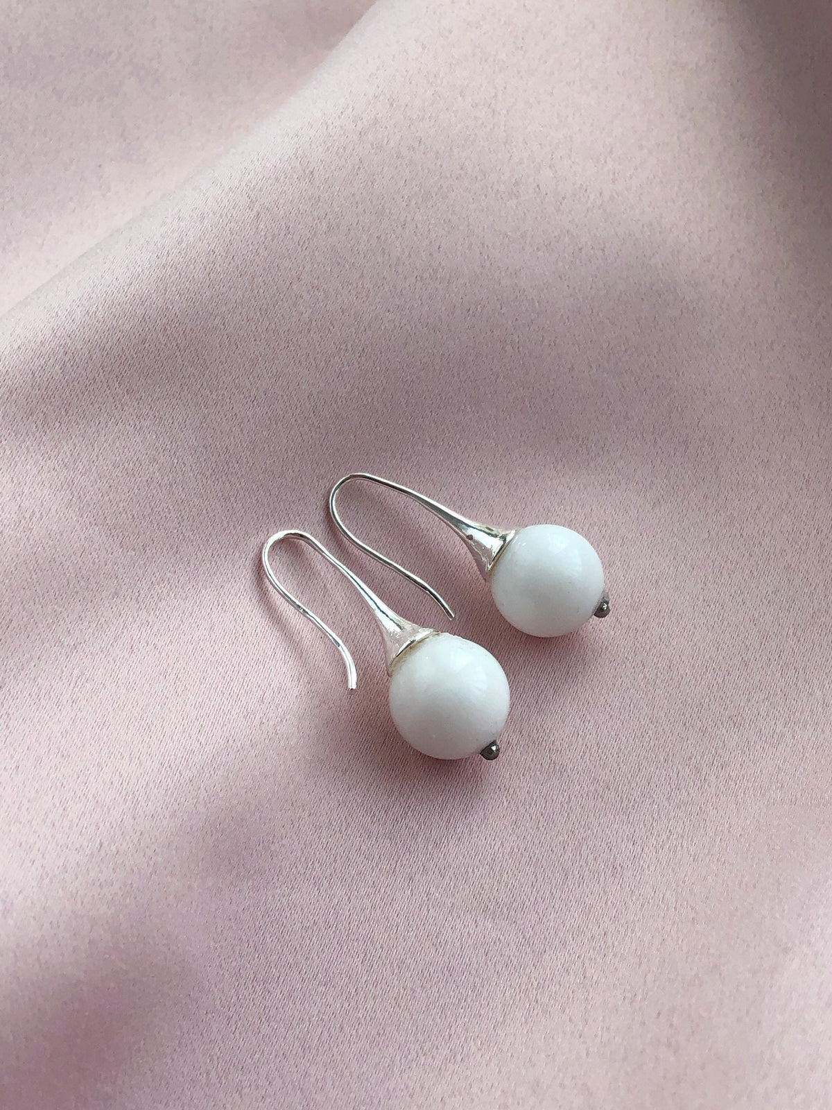 White Agate Round Earrings