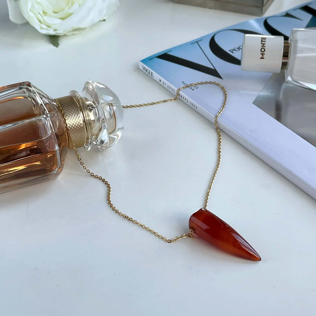 Carnelian Horn pendant with gold chain