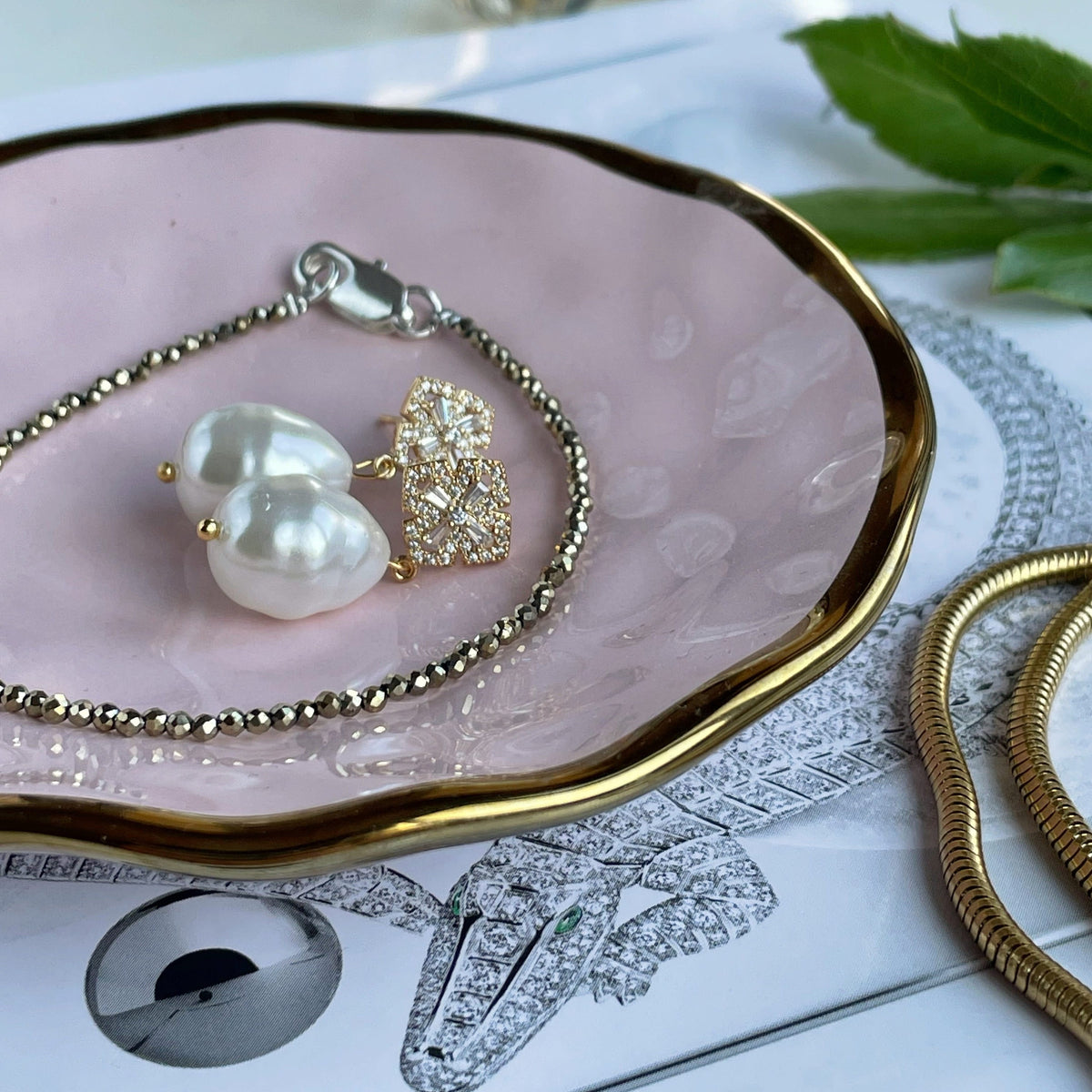 Luxury white baroque pearl earrings with zircons for women