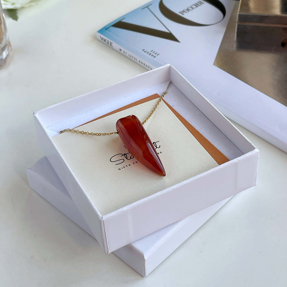 Carnelian Horn pendant with gold chain