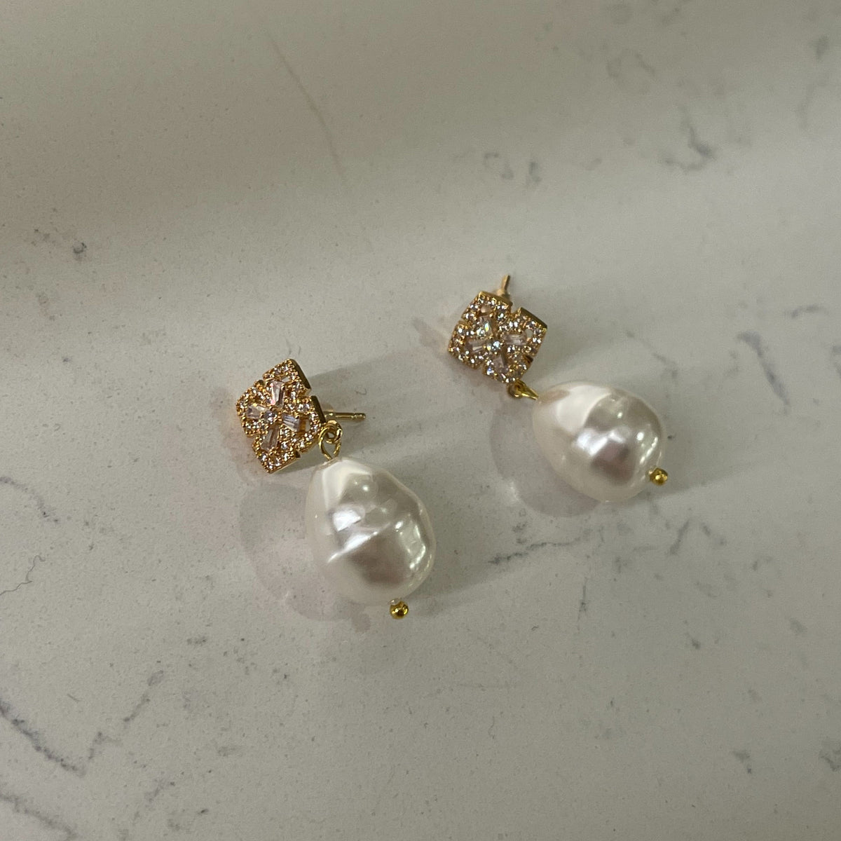 Luxury white baroque pearl earrings with zircons for women
