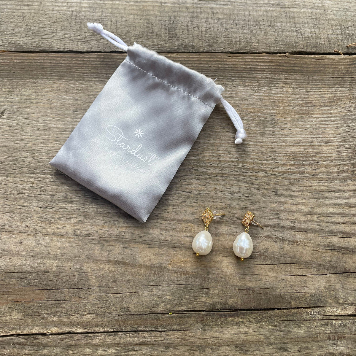 Luxury white baroque pearl earrings with zircons for women