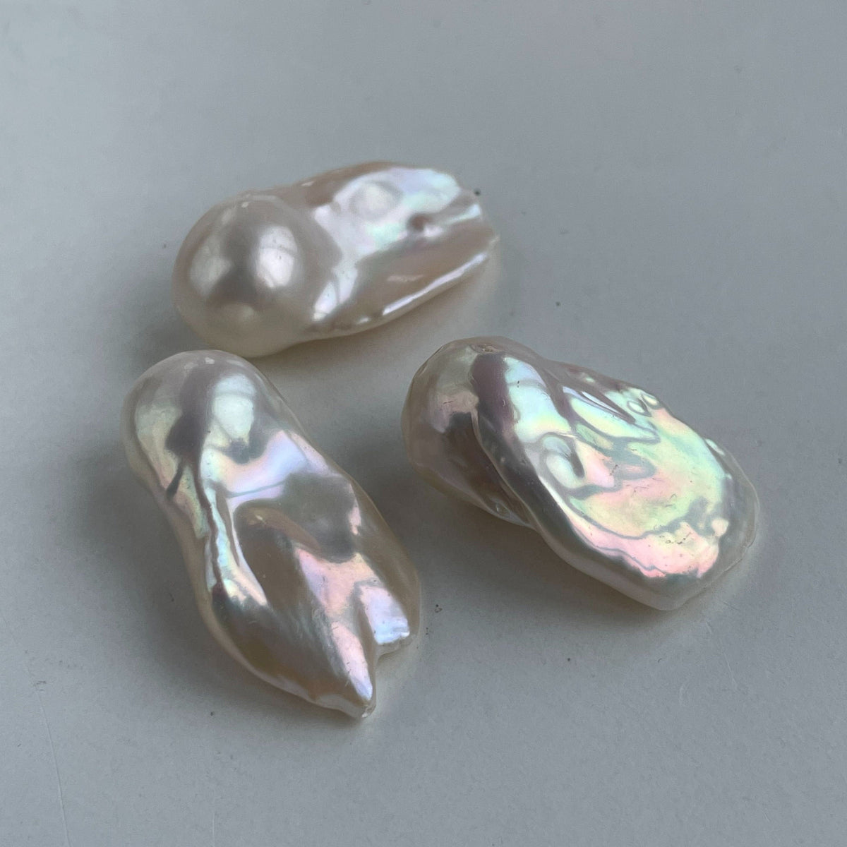 Large Flawless Baroque Pearl pendant 3cm