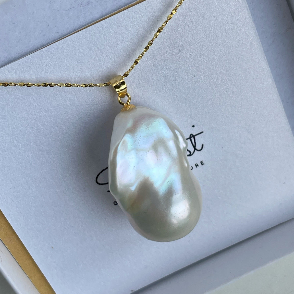 Large Flawless Baroque Pearl pendant 3cm