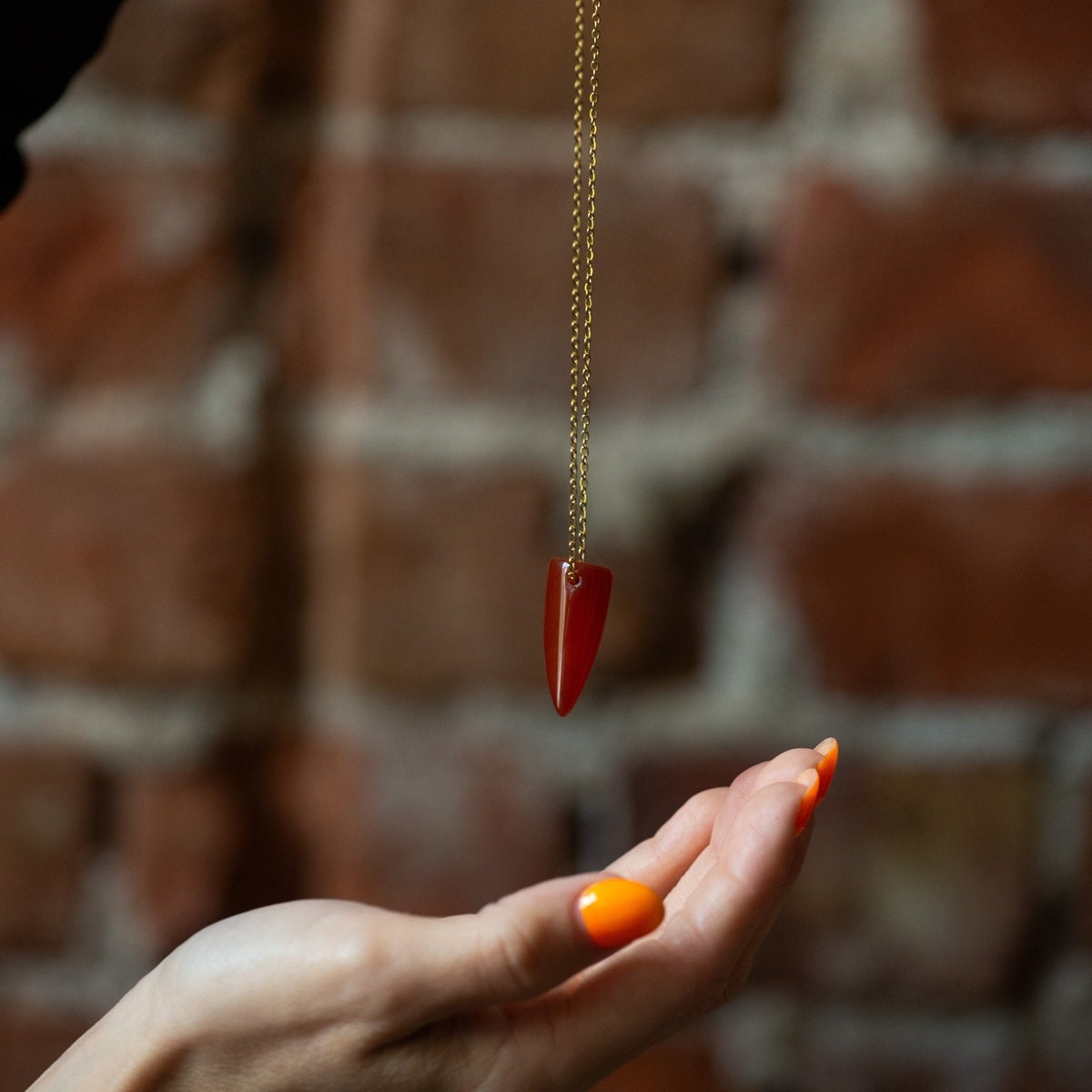Carnelian Horn pendant with gold chain