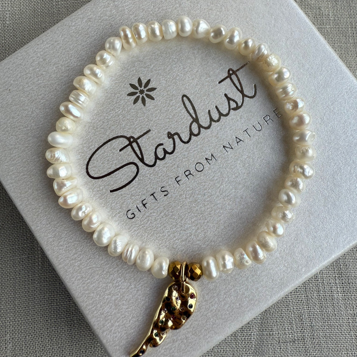 ANGEL | Freshwater Pearl Bracelet with Gold Feather Charm