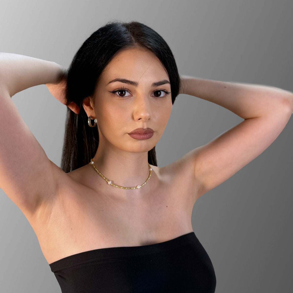 Luxury pearl choker with golden hematite