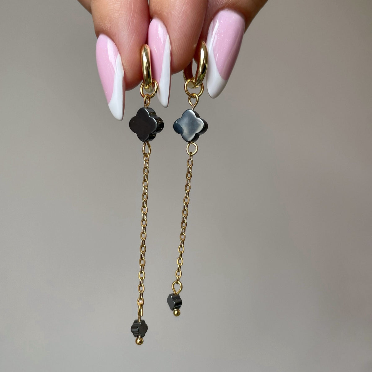 Éclat d’Argent | Handmade Hematite Clover Earrings