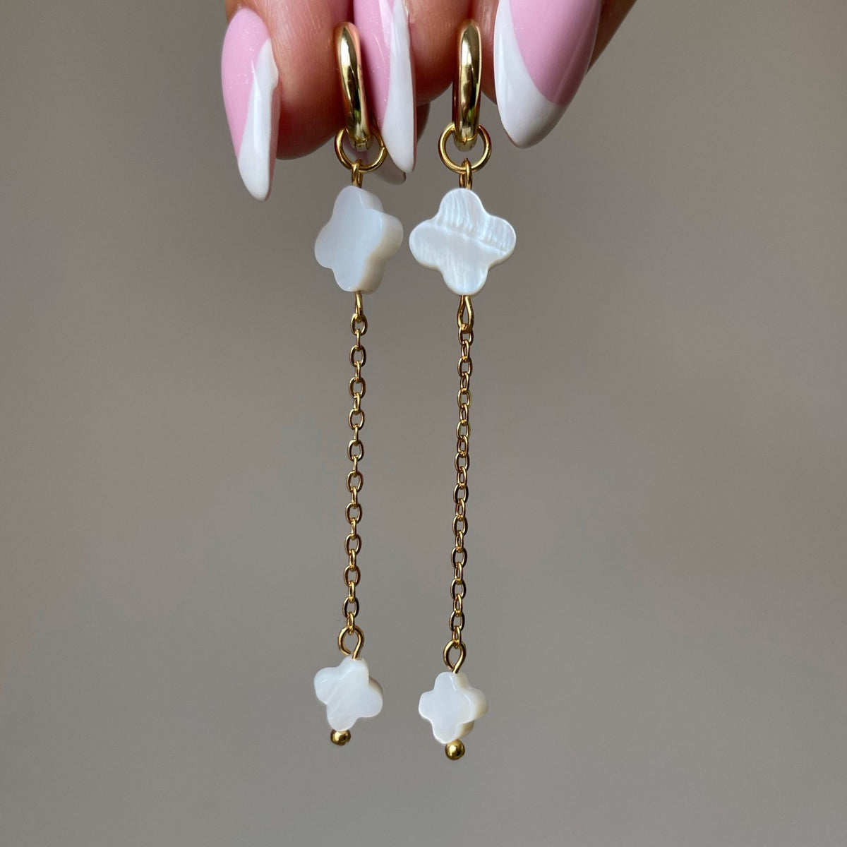 Éclat de Nacre | Handmade Mother of Pearl Clover Earrings