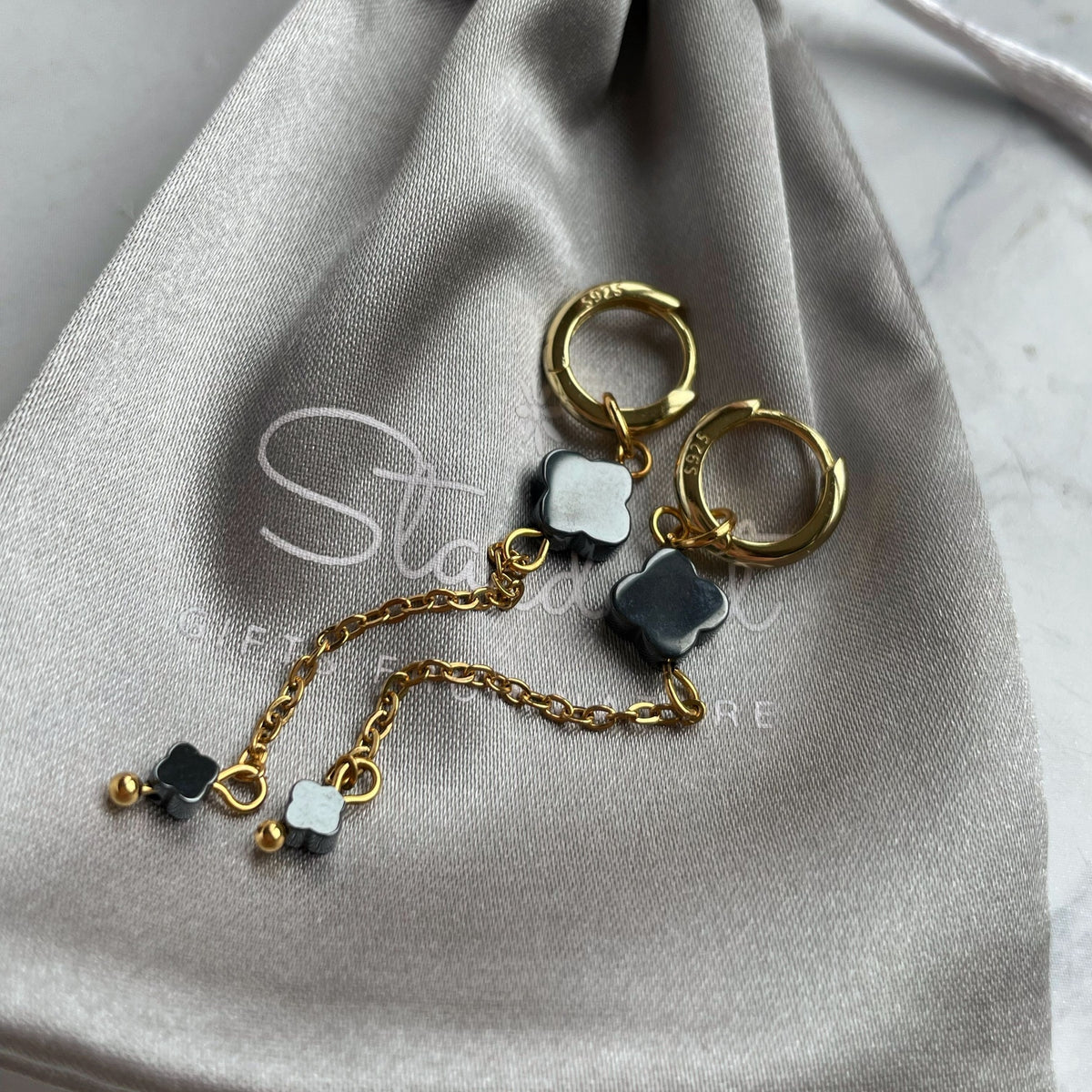 Éclat d’Argent | Handmade Hematite Clover Earrings