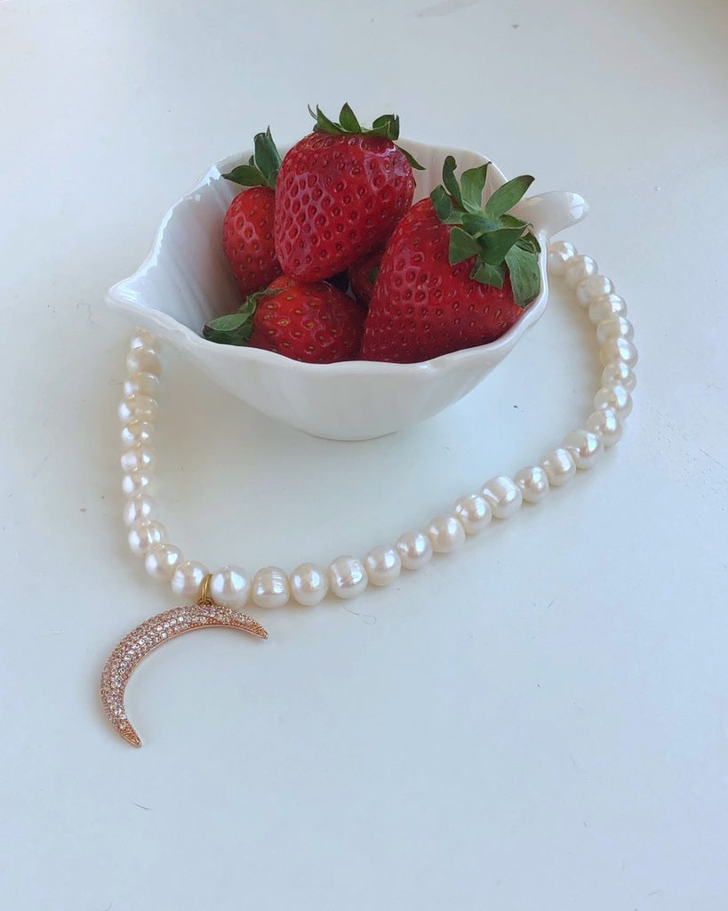 MOONLIGHT | Luxury Freshwater Pearl Necklace with 18K Rose Gold Moon
