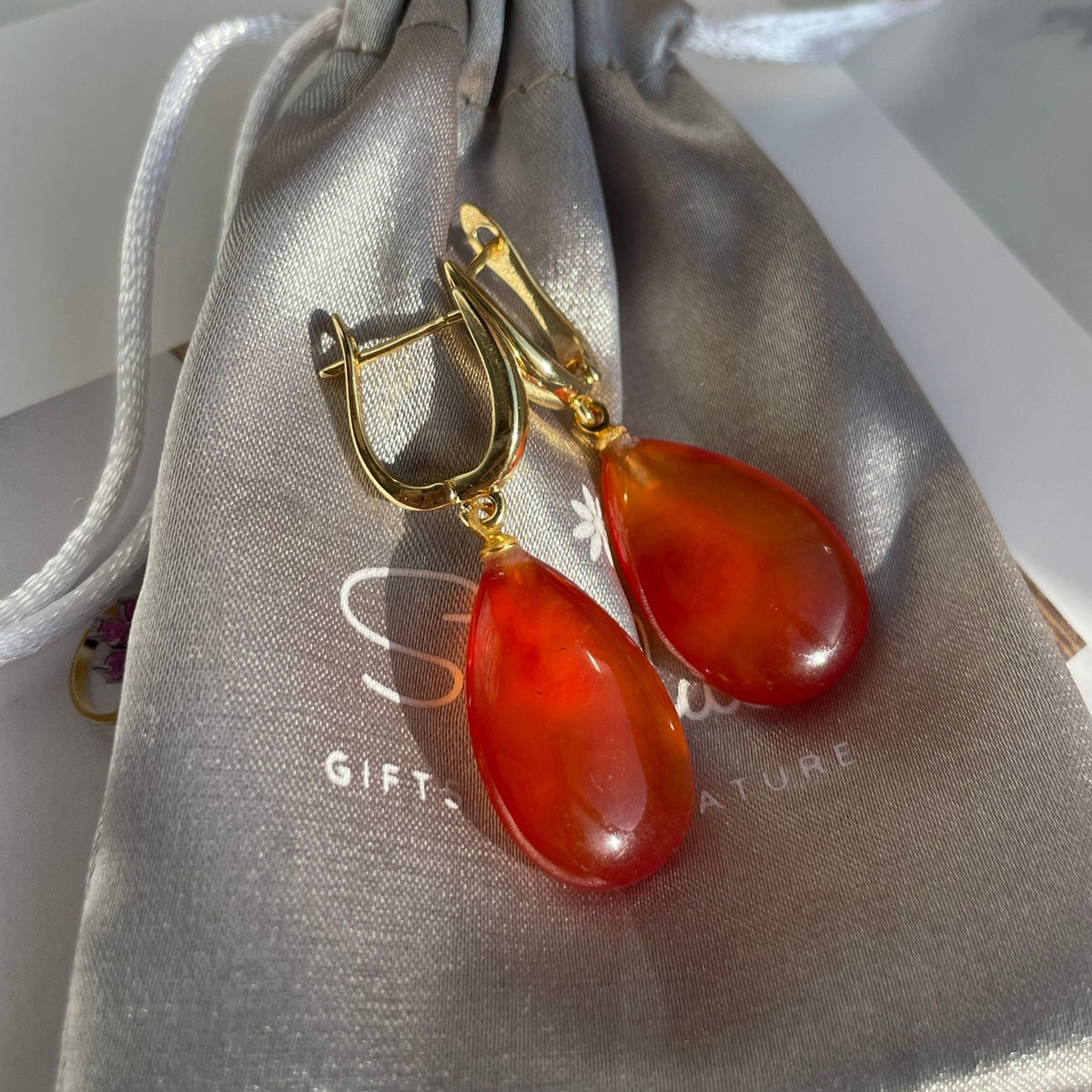 Carnelian drop earrings gold