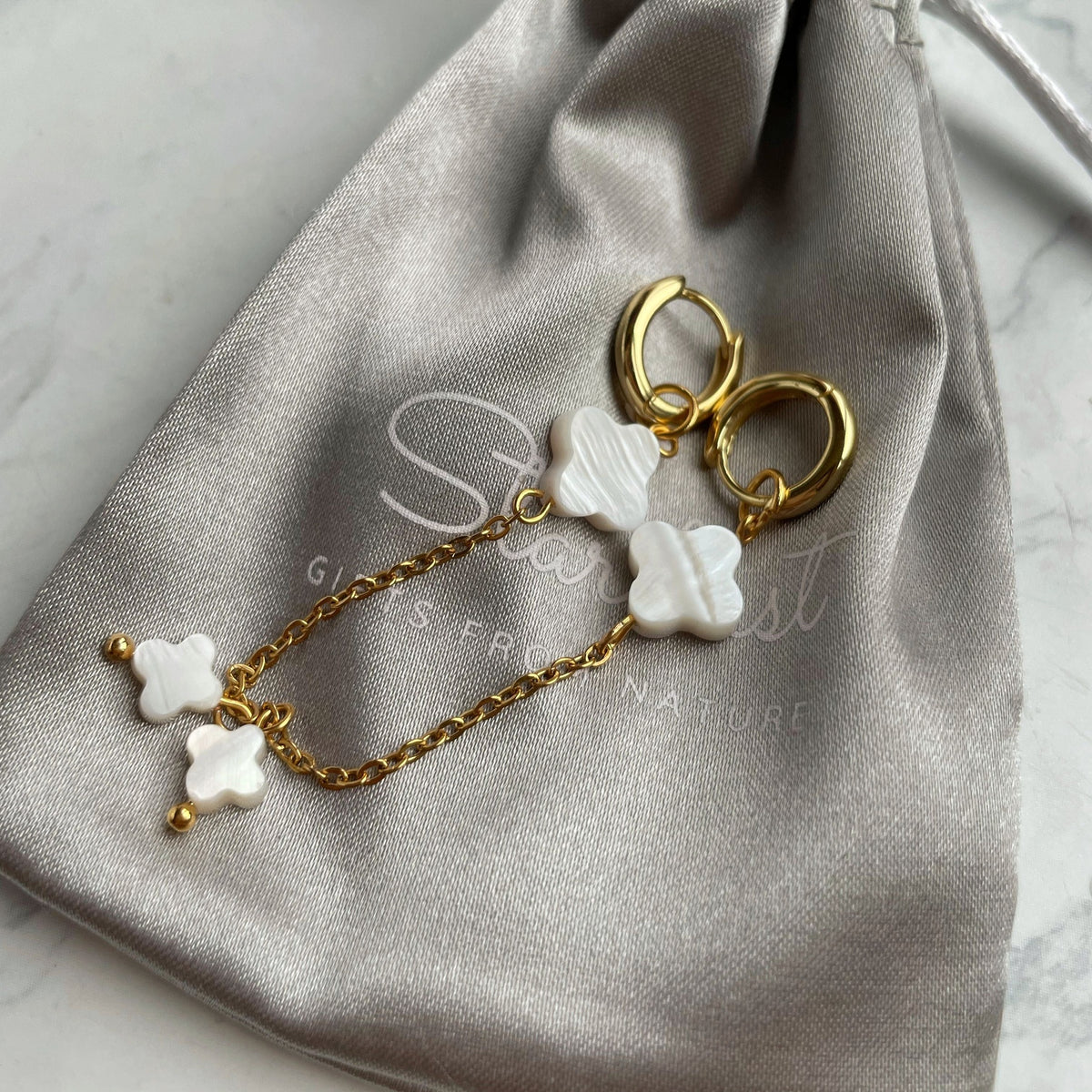 Éclat de Nacre | Handmade Mother of Pearl Clover Earrings