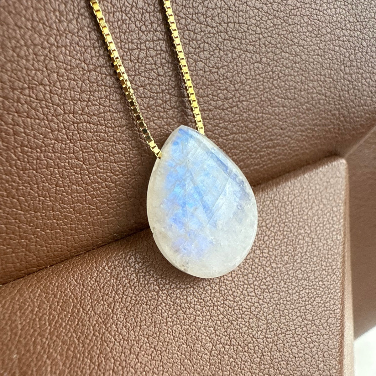 Rainbow Moonstone pendant Pear Shape 2cm x 2.5cm