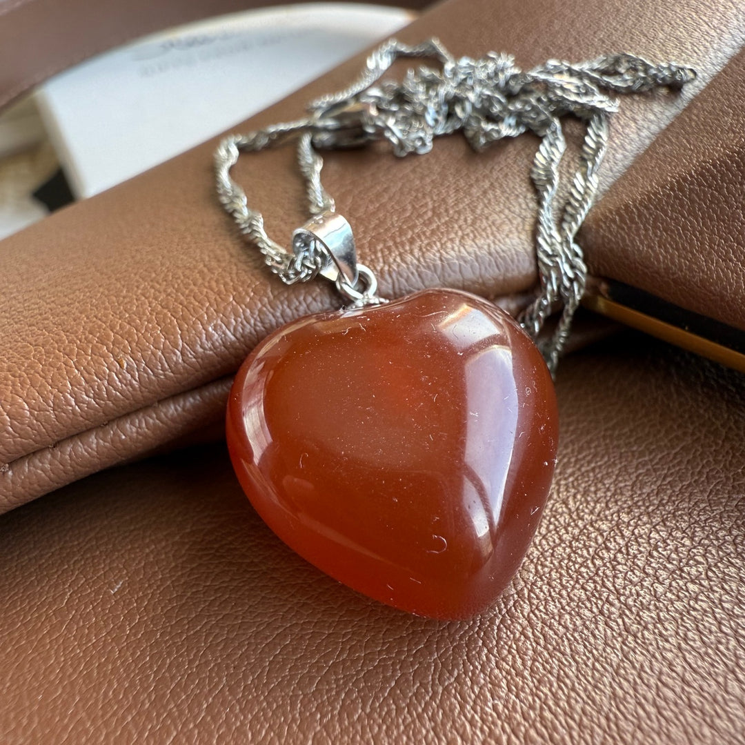 Carnelian Heart Pendant 2.5cm
