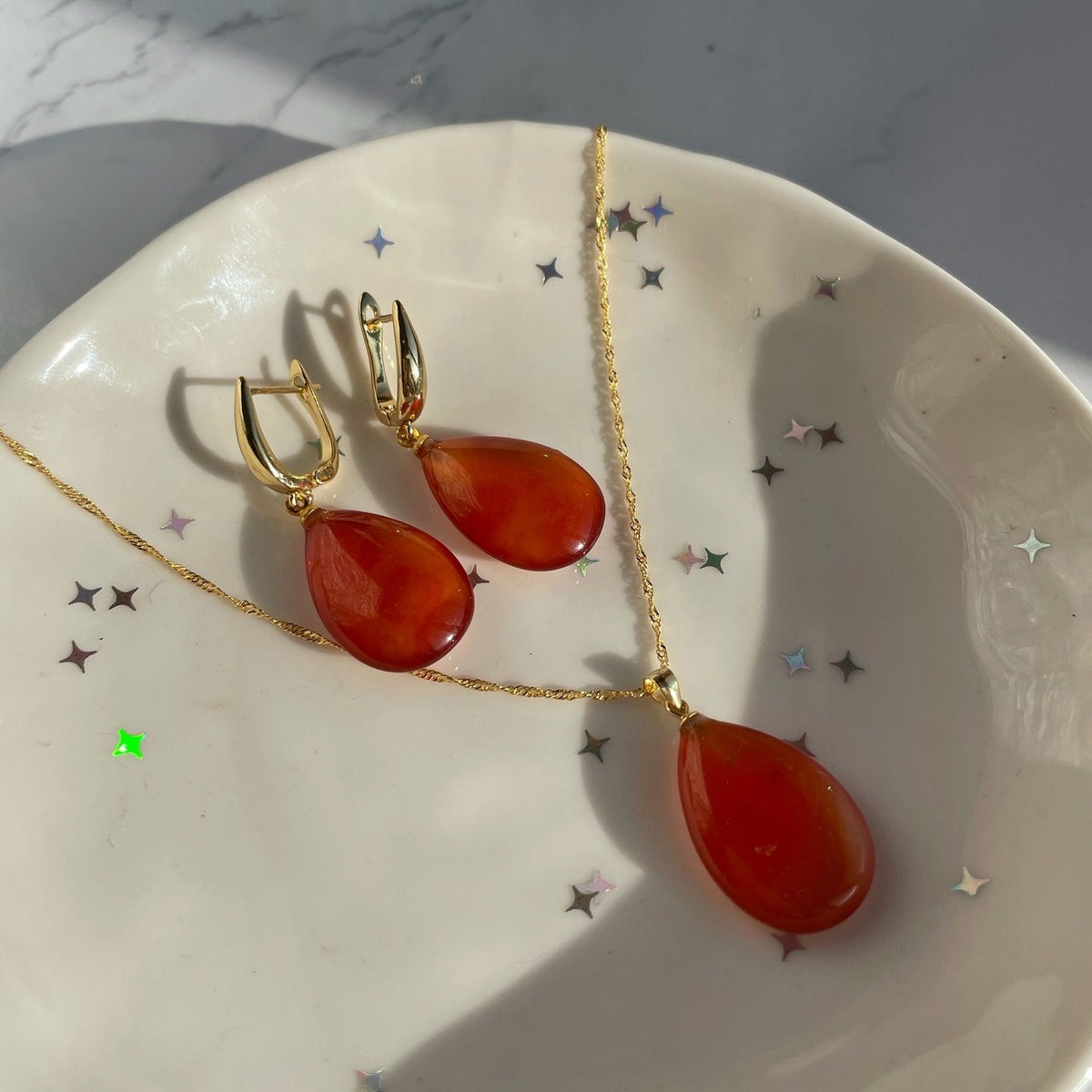 Carnelian drop earrings gold