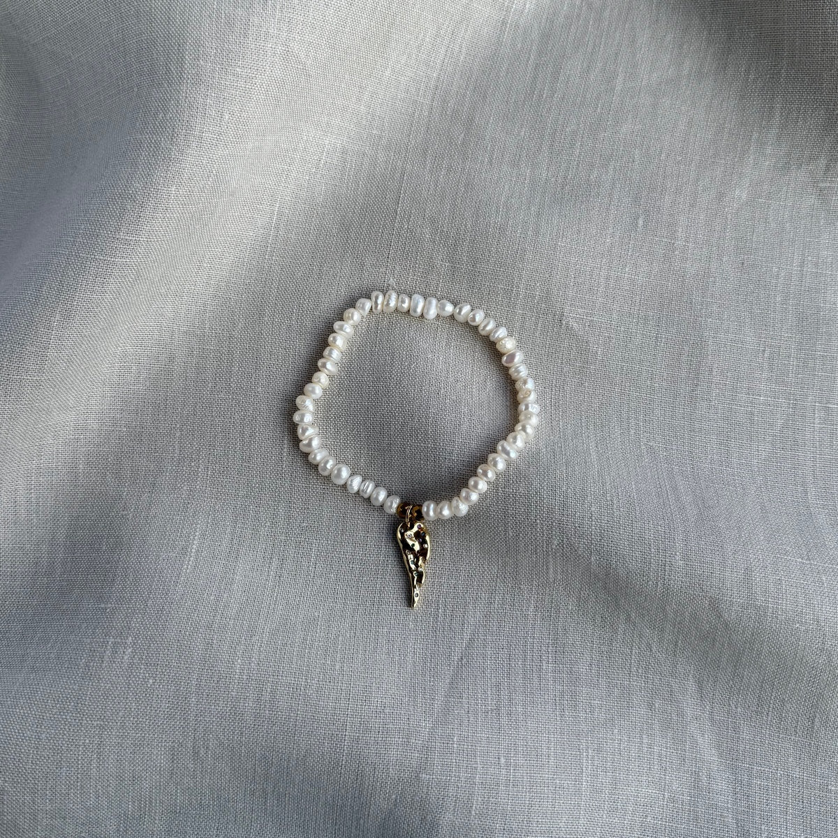 ANGEL | Freshwater Pearl Bracelet with Gold Feather Charm