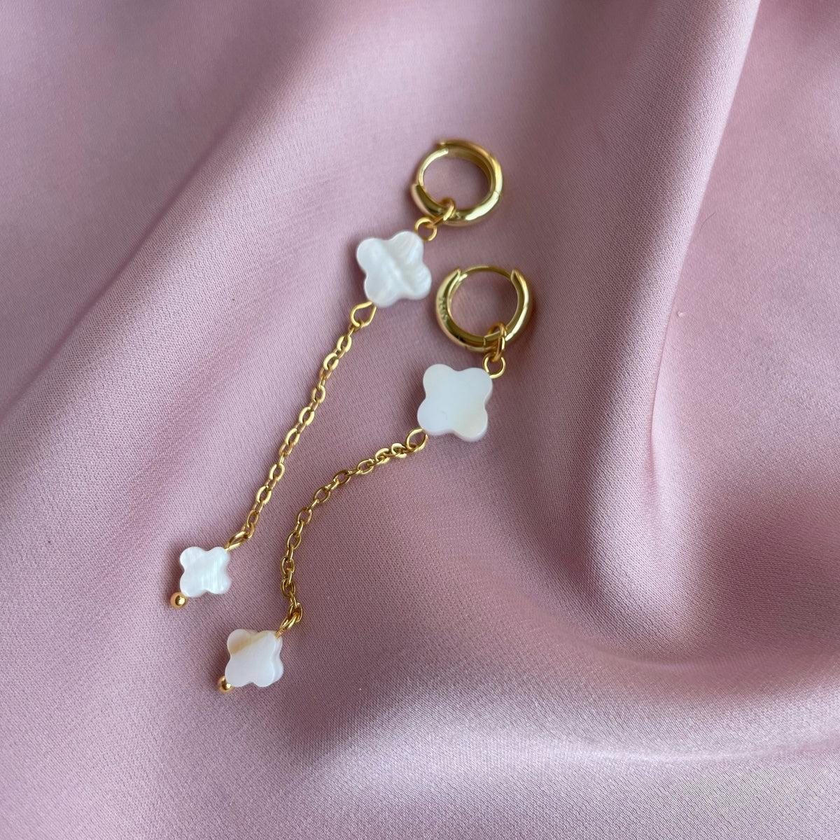 Éclat de Nacre | Handmade Mother of Pearl Clover Earrings