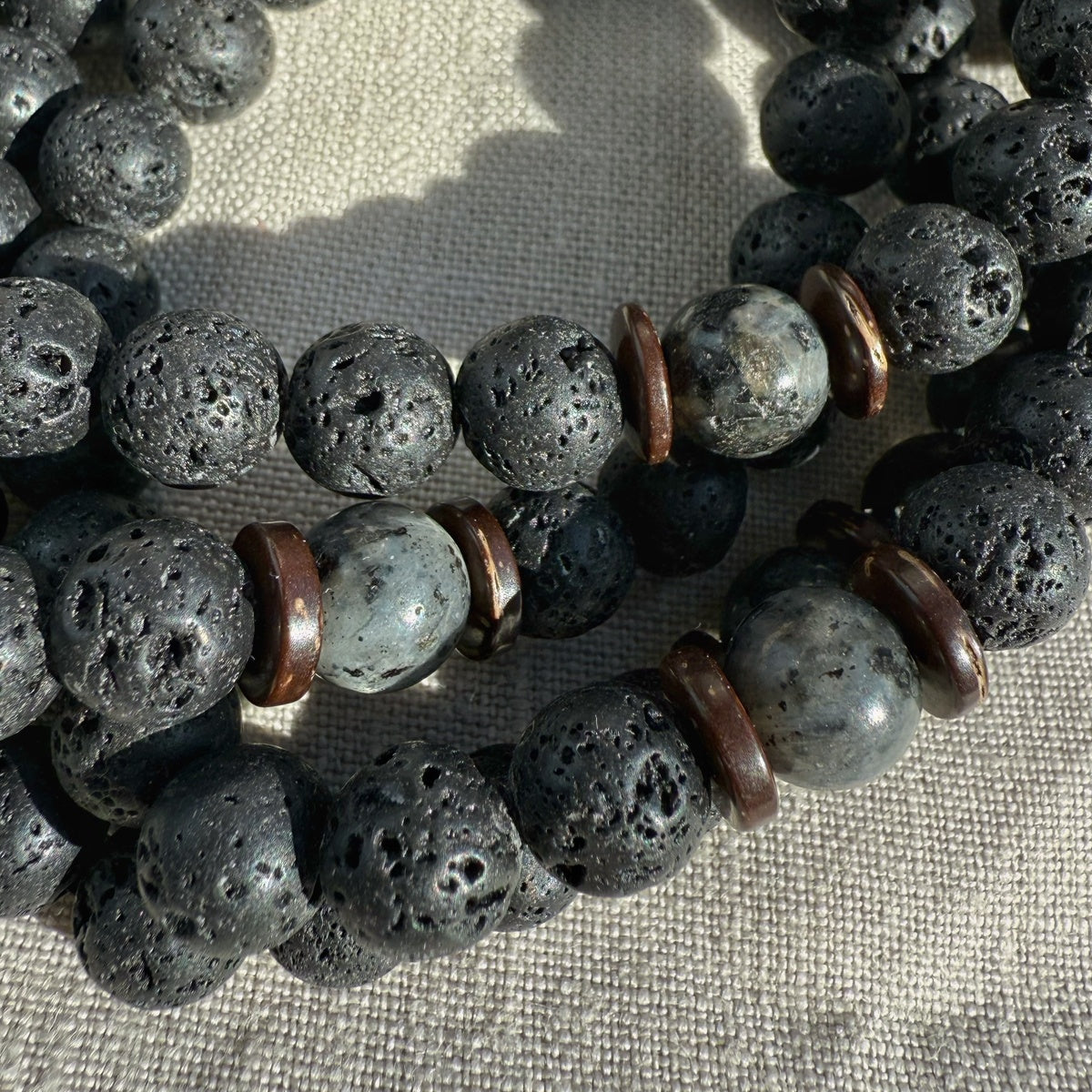 Men’s Lava Stone & Labradorite Bracelet | Coconut Wood