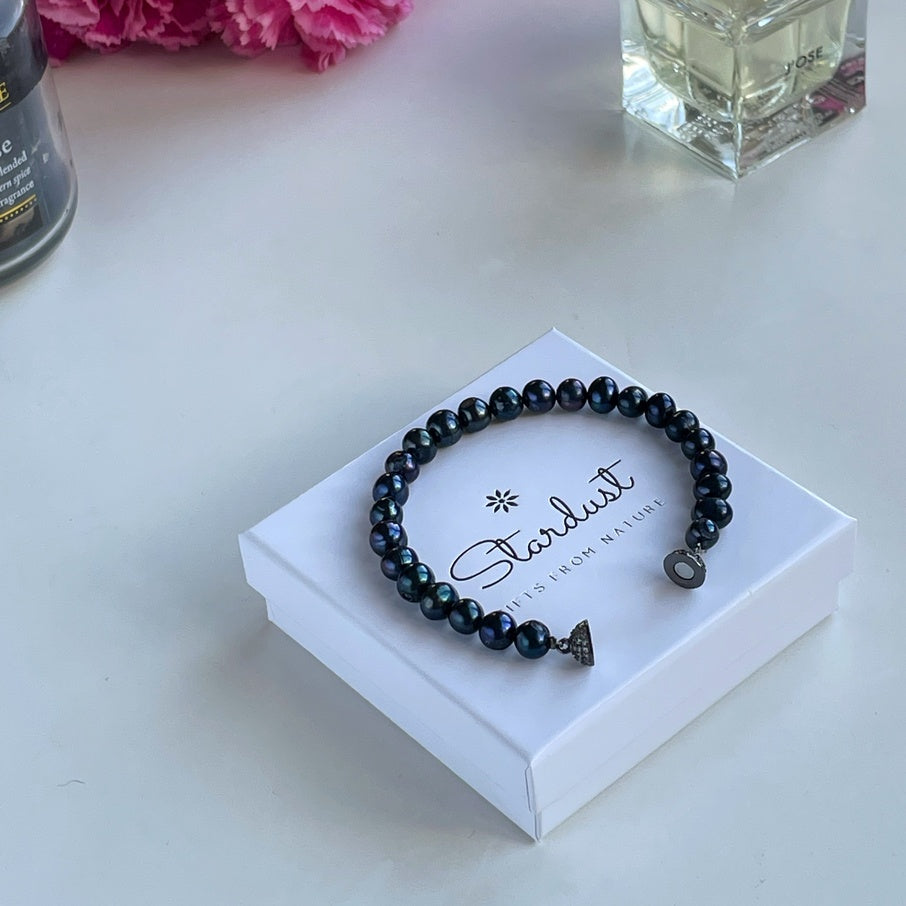 Elegant Black pearl bracelet