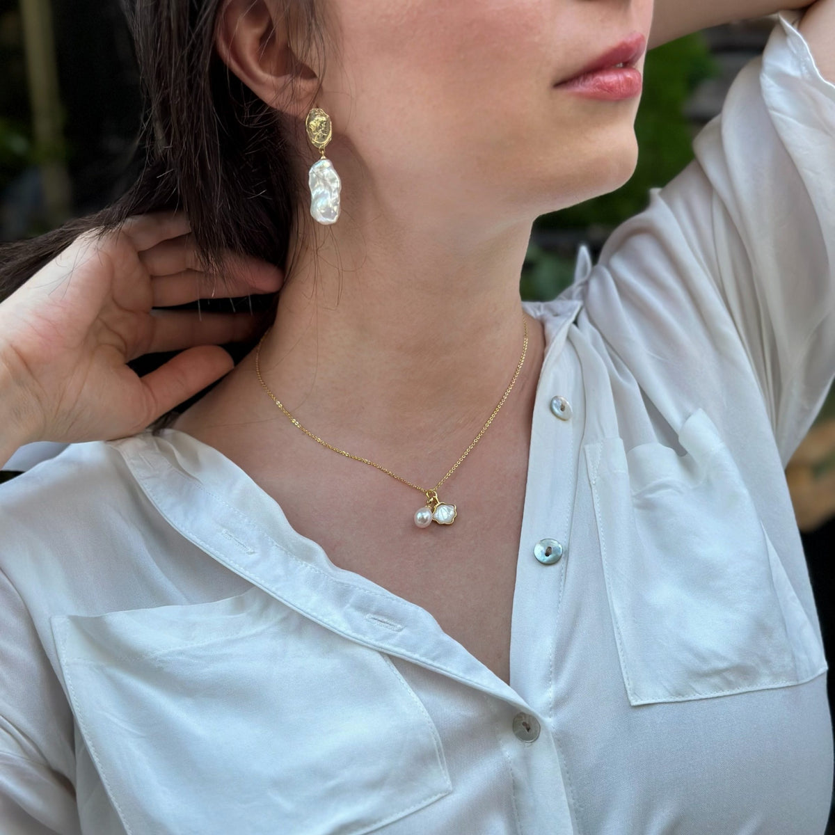 Elegant Island Shell necklace 18k gold plated