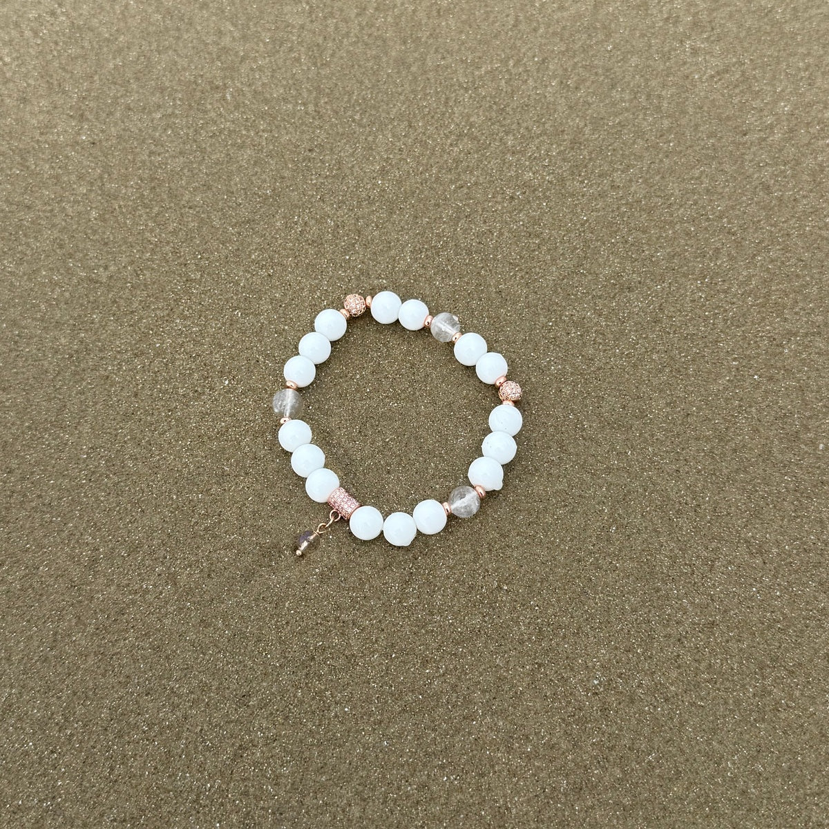 "Touch of luxury" White Agate bracelet with Aqua Aura Quartz