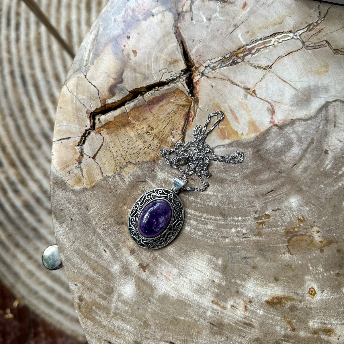 Vintage Floral Frame Gemstone Necklace | Natural Stone Pendant