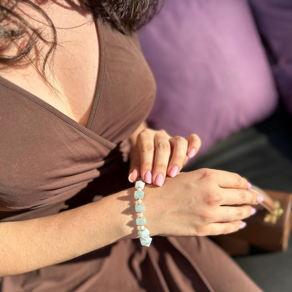 AQUA SERENITY | Faceted Aquamarine Bracelet with Gold Accents