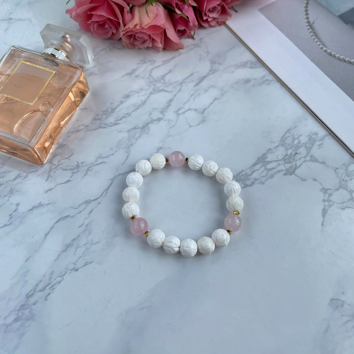Natural White Tridacna Shell beaded bracelet