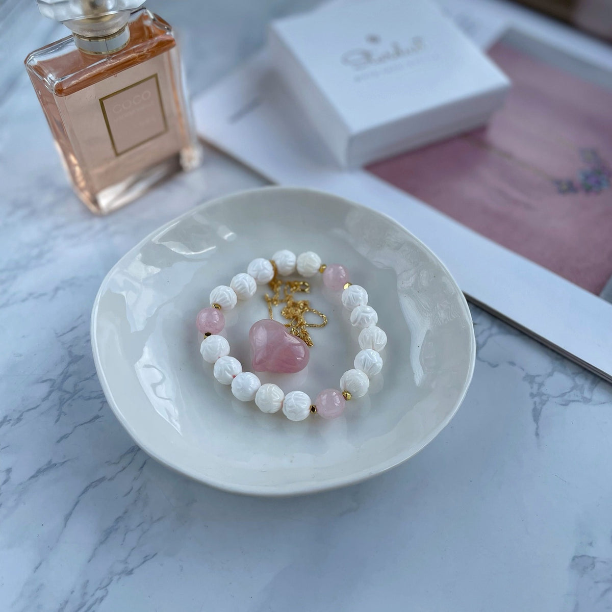 Natural White Tridacna Shell beaded bracelet
