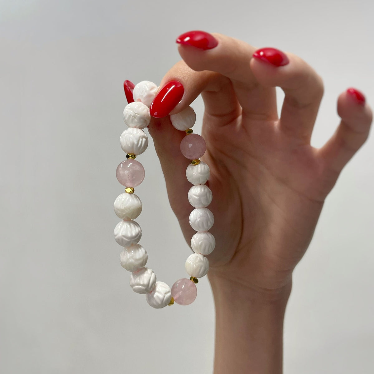 Natural White Tridacna Shell beaded bracelet
