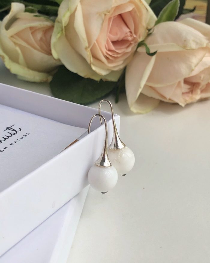 Clean design White agate earrings