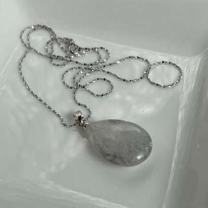 Genuine Clear quartz pendant