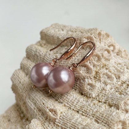Bridesmaid gift pink pearl earrings