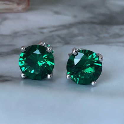 Round Emerald earrings