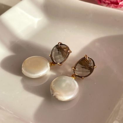 Dangle Flat Pearl earrings