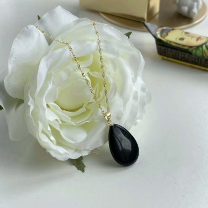 Natural black gemstone necklace
