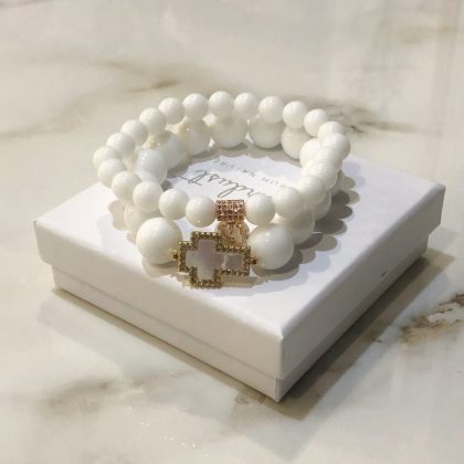 "Feminine energy" White Agate bracelet set with natural sea shell cross